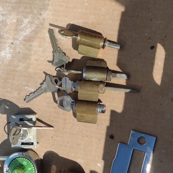 Door Locks& Cylinder Locks Lot - Picture 2 of 4